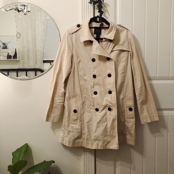 •Forever 21 light jacket• - Picture 1 of 6